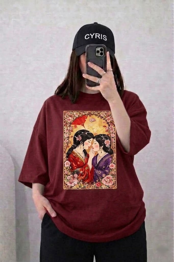 Oversized Drop Shoulder Graphic T-Shirt – Maroon Japanese Couple Art